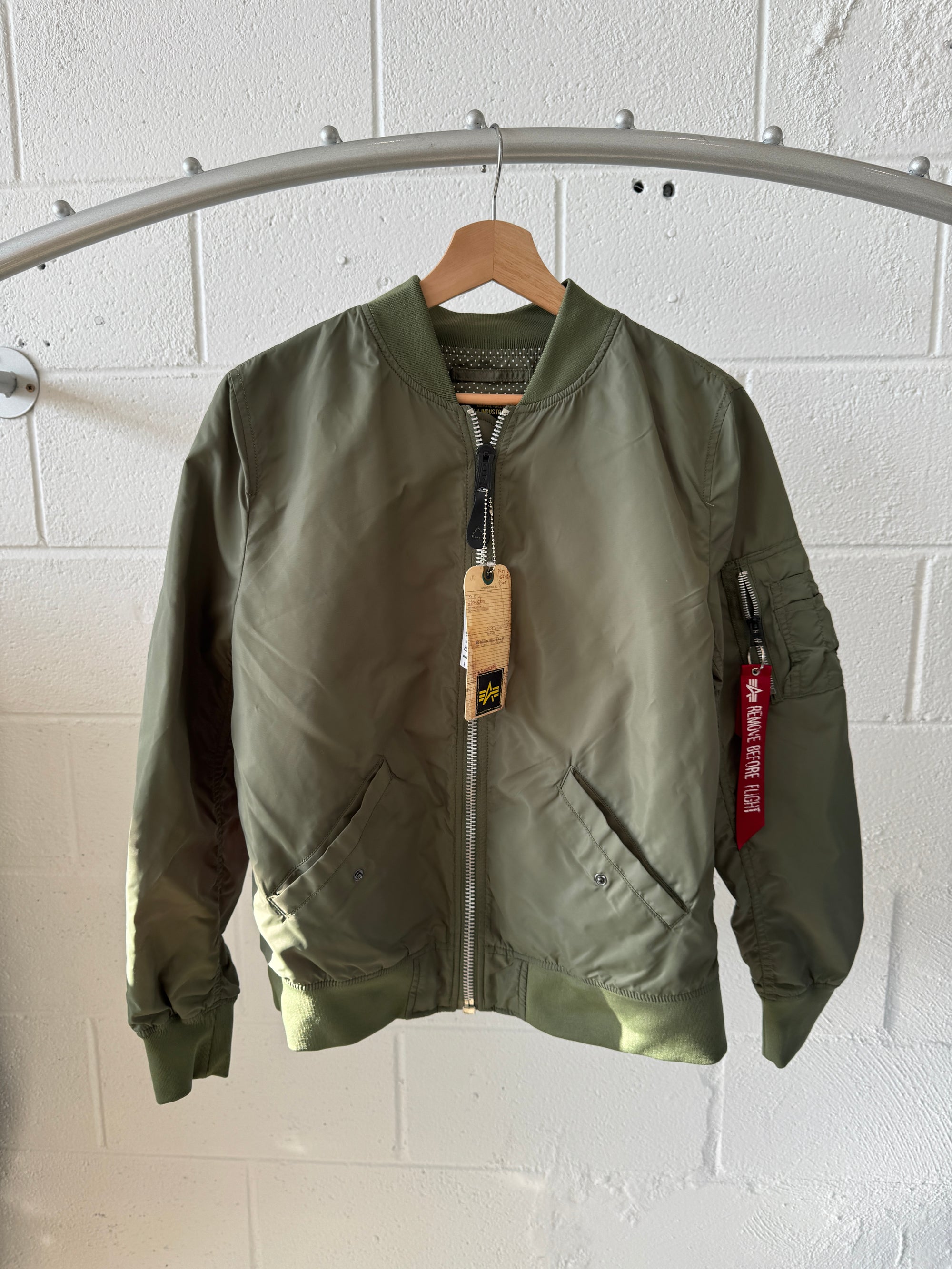 Alpha Industries - Bomber Jacket &#39;Olive&#39;